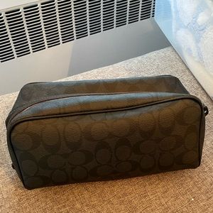 Coach Men’s Toiletry, Dopp kit